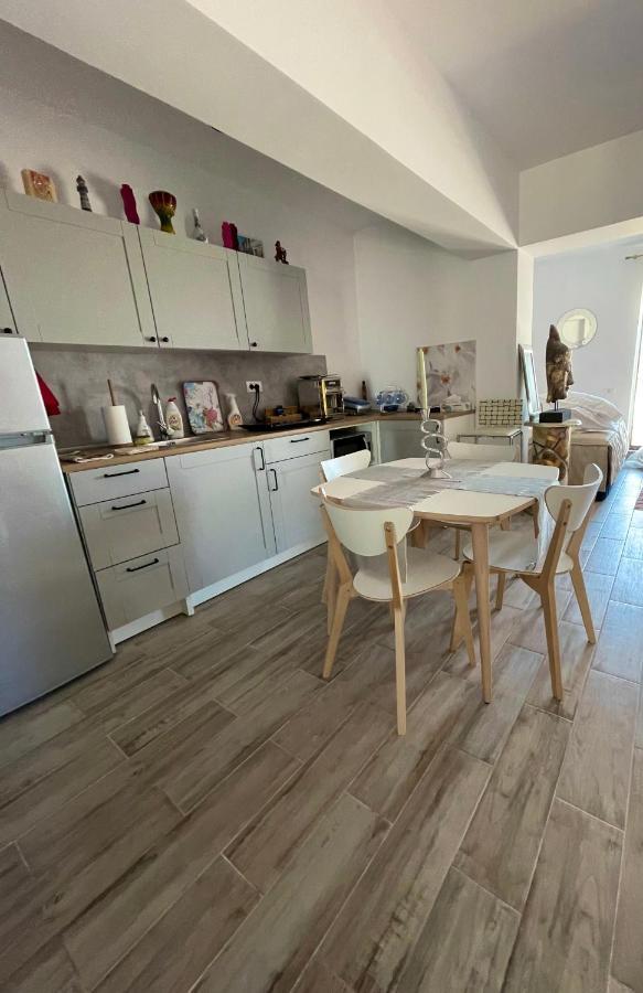Aparthotel Rohan Studio One à Năvodari Extérieur photo